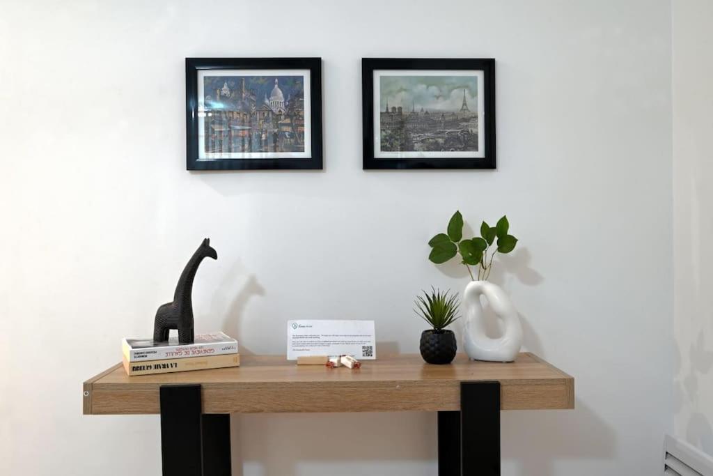 Fresh & Floral - Large Studio For 4 - Batignolles Appartement Paris